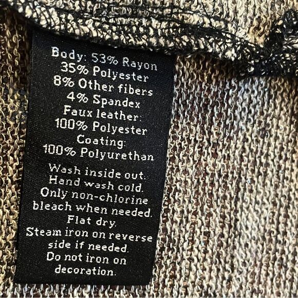 Vintage Rock & Republic Black and Gray, Size Medium - Picture 7 of 7